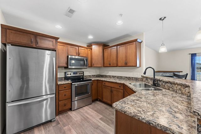 300 E Franklin Street 101, Eldridge, IA 52748