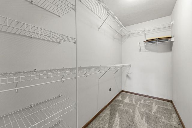 300 E Franklin Street 101, Eldridge, IA 52748