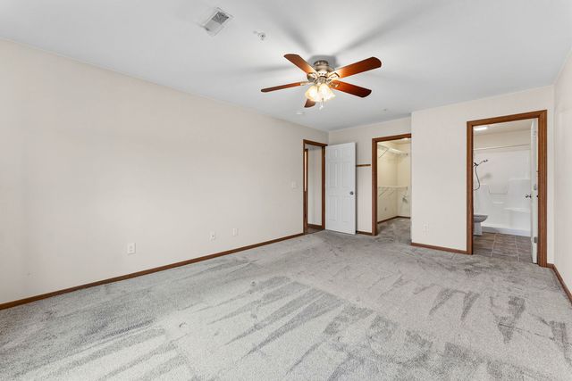 300 E Franklin Street 101, Eldridge, IA 52748