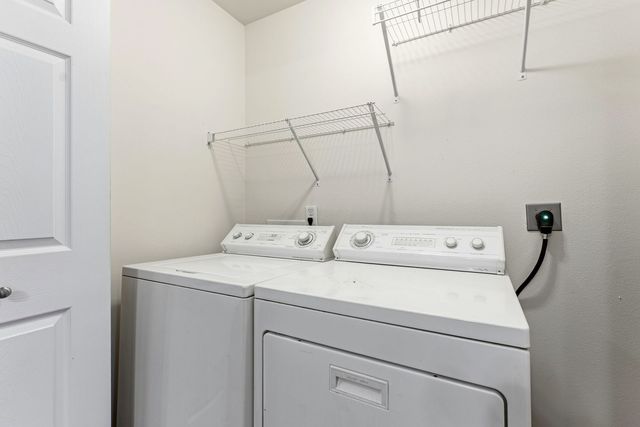 300 E Franklin Street 101, Eldridge, IA 52748