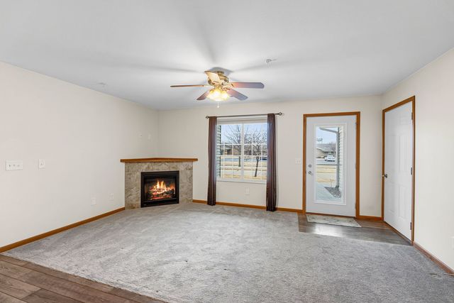 300 E Franklin Street 101, Eldridge, IA 52748