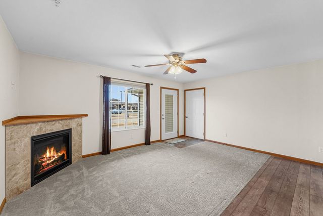 300 E Franklin Street 101, Eldridge, IA 52748