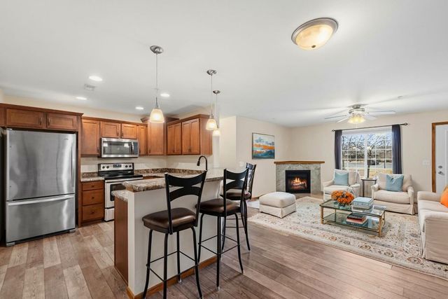 300 E Franklin Street 101, Eldridge, IA 52748