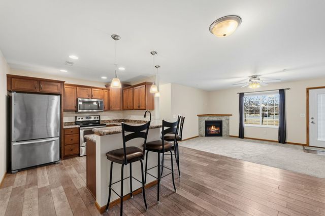 300 E Franklin Street 101, Eldridge, IA 52748