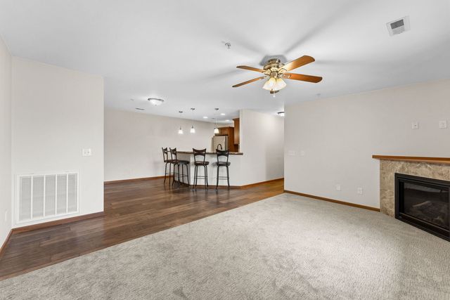 300 E Franklin Street 101, Eldridge, IA 52748