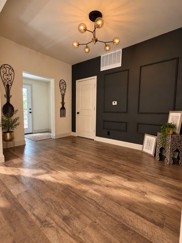 708 Essex Street, Fort Worth, TX 76105