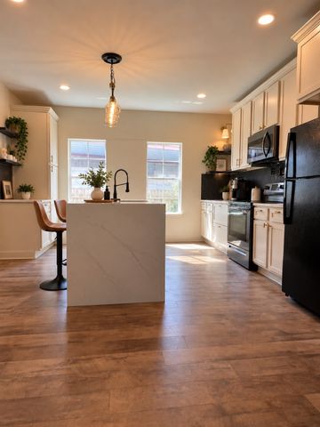 708 Essex Street, Fort Worth, TX 76105