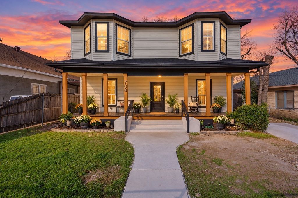 708 Essex Street, Fort Worth, TX 76105