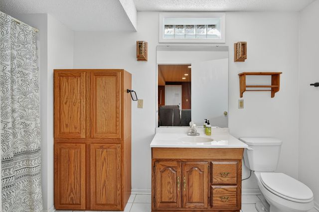 2094 NW 137th Street, Clive, IA 50325