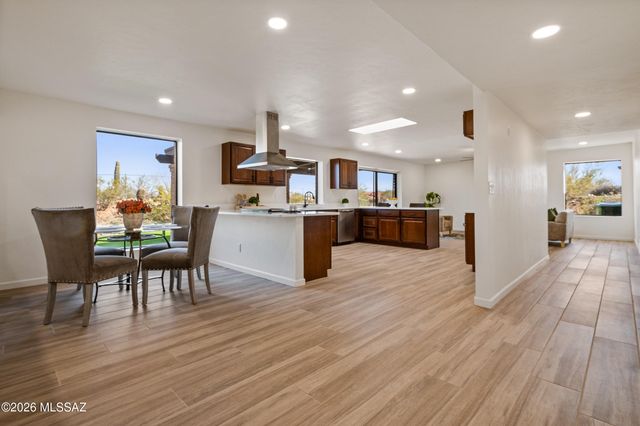 4330 N Paseo De Los Rancheros, Tucson, AZ 85745