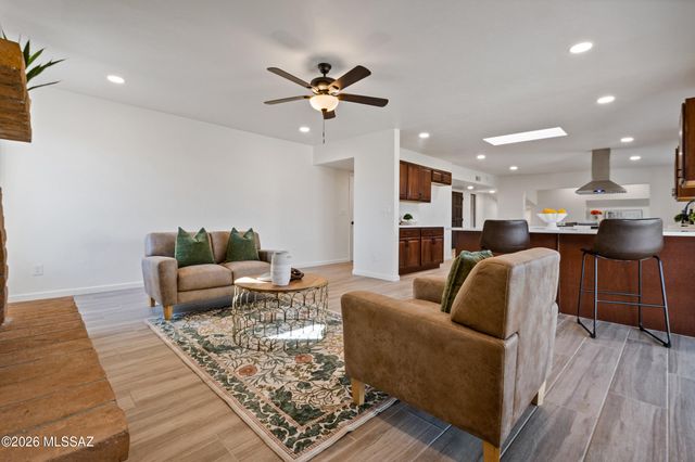 4330 N Paseo De Los Rancheros, Tucson, AZ 85745