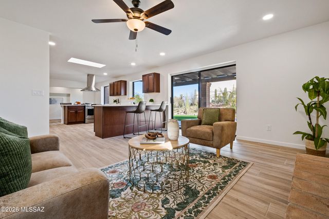 4330 N Paseo De Los Rancheros, Tucson, AZ 85745