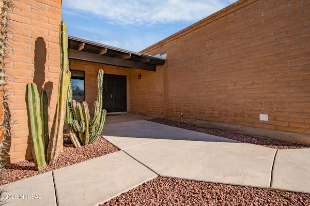 4330 N Paseo De Los Rancheros, Tucson, AZ 85745