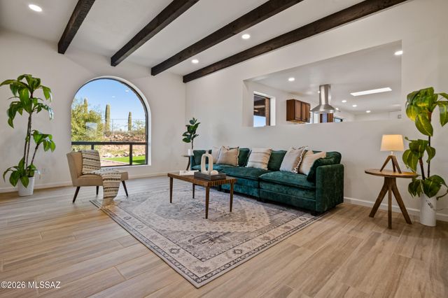 4330 N Paseo De Los Rancheros, Tucson, AZ 85745