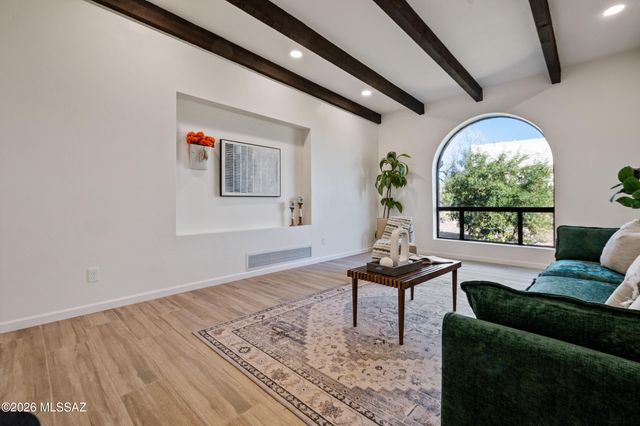 4330 N Paseo De Los Rancheros, Tucson, AZ 85745