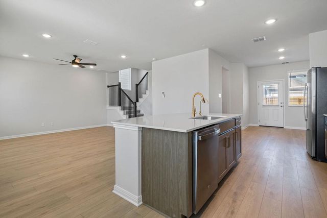 104 Woodrow LN, Liberty Hill, TX 78642