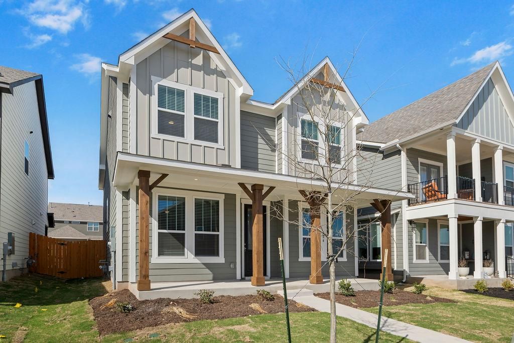 104 Woodrow LN, Liberty Hill, TX 78642