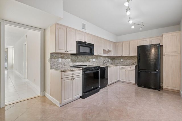 804 Cypress Grove Lane 104, Pompano Beach, FL 33069