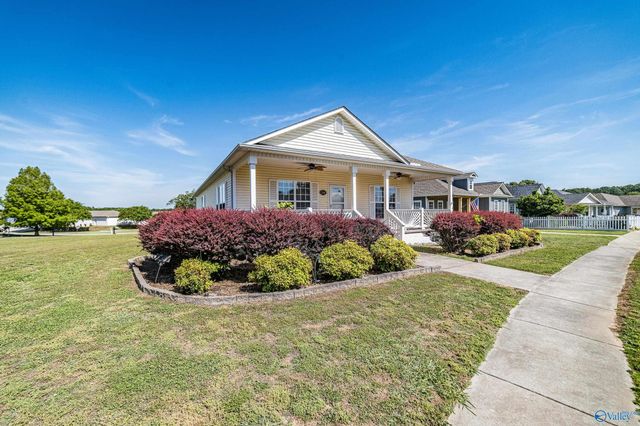 5699 Bay Village Drive, Athens, AL 35611