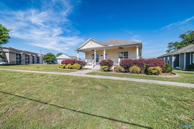 5699 Bay Village Drive, Athens, AL 35611