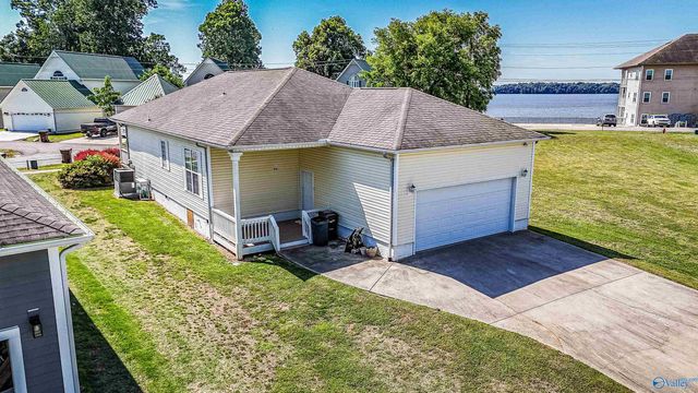 5699 Bay Village Drive, Athens, AL 35611