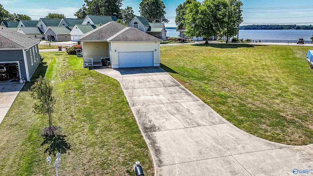 5699 Bay Village Drive, Athens, AL 35611