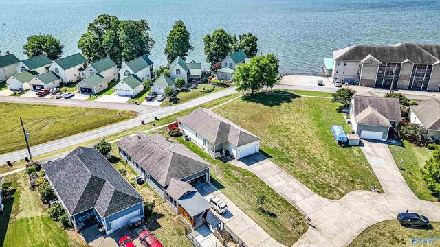 5699 Bay Village Drive, Athens, AL 35611