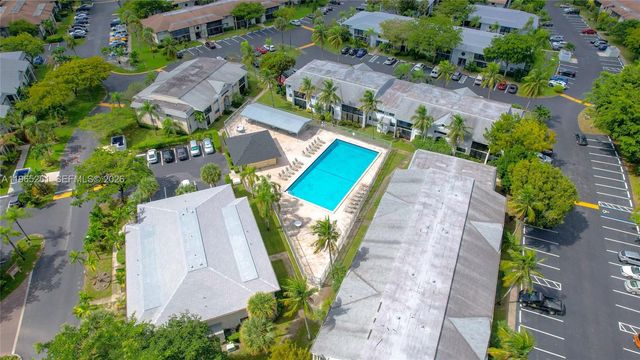 927 NE 199th St 104, Miami, FL 33179