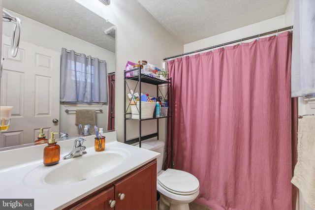 658 W KING ST, Strasburg, VA 22657