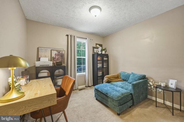 658 W KING ST, Strasburg, VA 22657