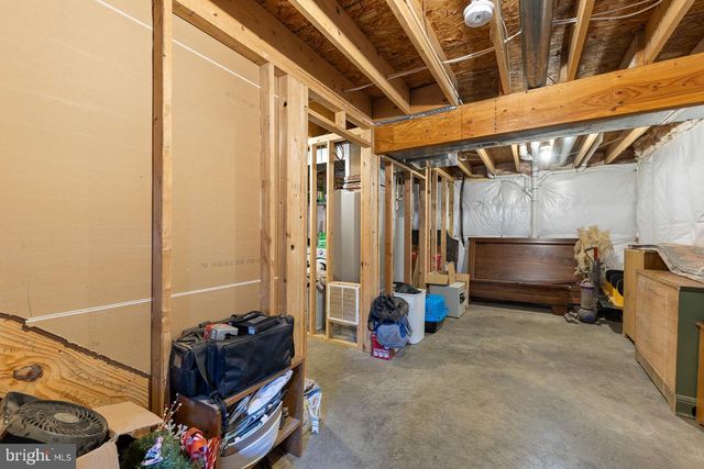 658 W KING ST, Strasburg, VA 22657