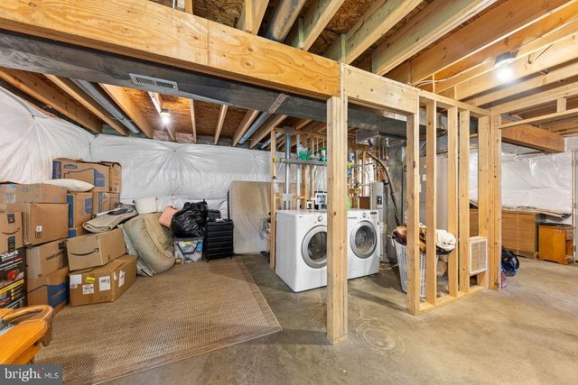 658 W KING ST, Strasburg, VA 22657