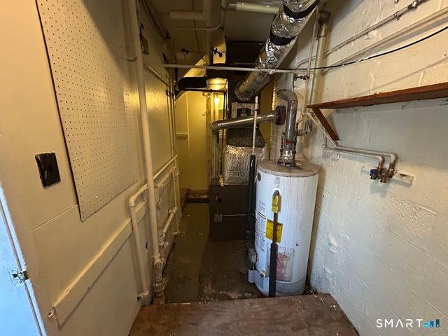 244 Woodlawn Circle, East Hartford, CT 06108