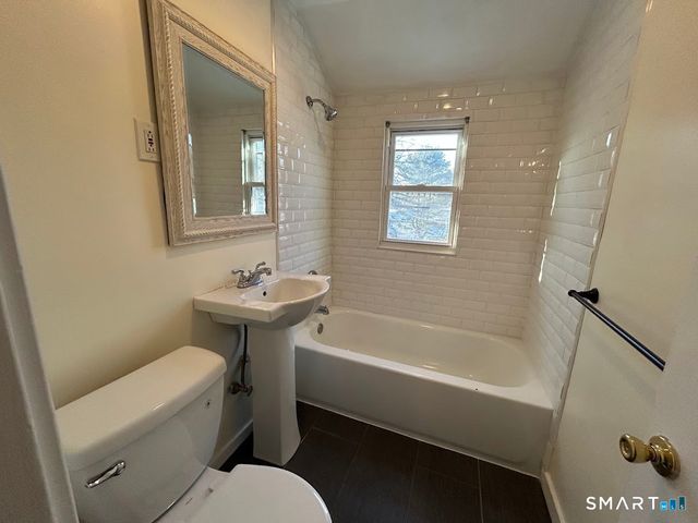 244 Woodlawn Circle, East Hartford, CT 06108