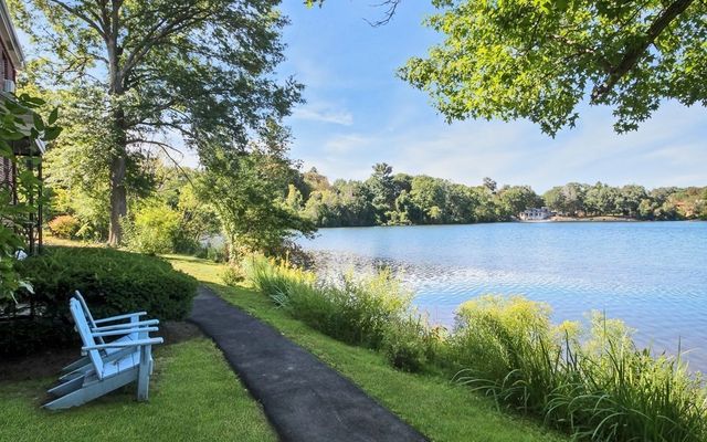 85 Norwood Avenue B, Newton, MA 02459