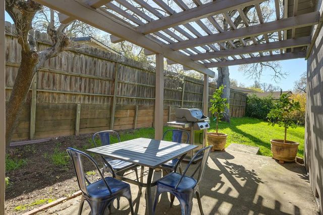 1008 Hanover Ct, El Dorado Hills, CA 95762