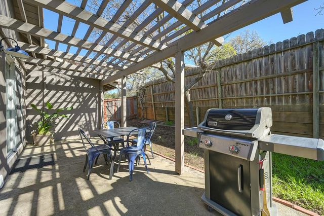 1008 Hanover Ct, El Dorado Hills, CA 95762