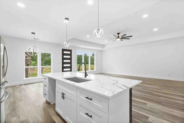 337 Smitty LN, Lockhart, TX 78644