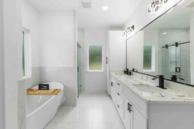 337 Smitty LN, Lockhart, TX 78644