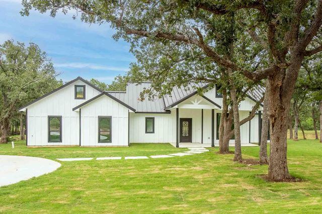 337 Smitty LN, Lockhart, TX 78644