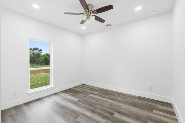 337 Smitty LN, Lockhart, TX 78644