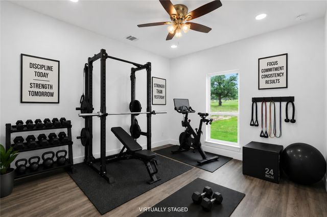337 Smitty LN, Lockhart, TX 78644