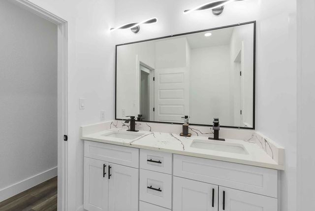 337 Smitty LN, Lockhart, TX 78644