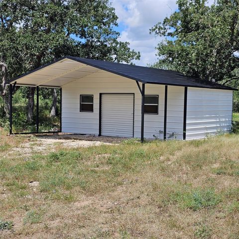 337 Smitty LN, Lockhart, TX 78644