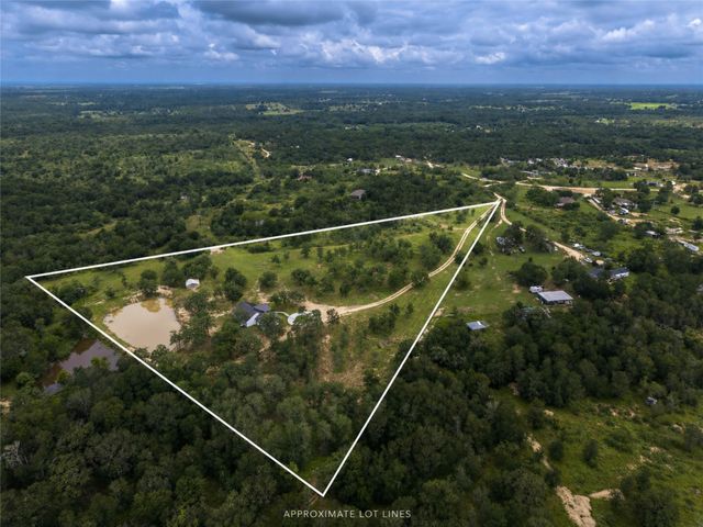 337 Smitty LN, Lockhart, TX 78644
