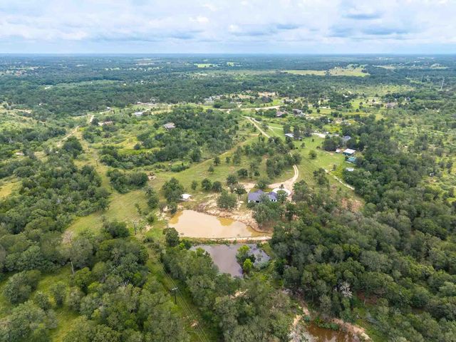 337 Smitty LN, Lockhart, TX 78644