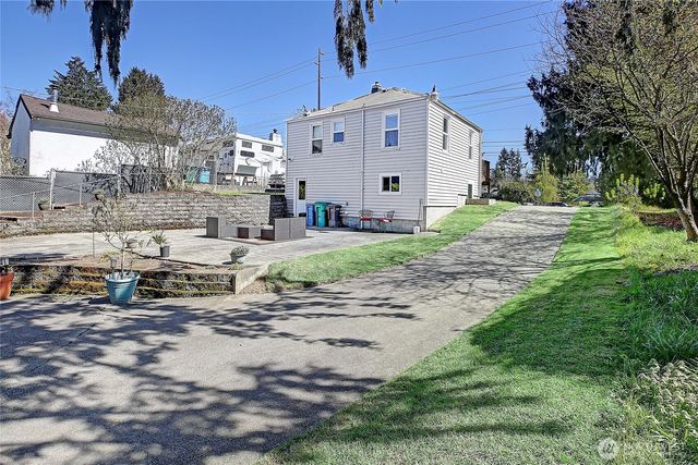 14555 8th Avenue NE, Shoreline, WA 98155