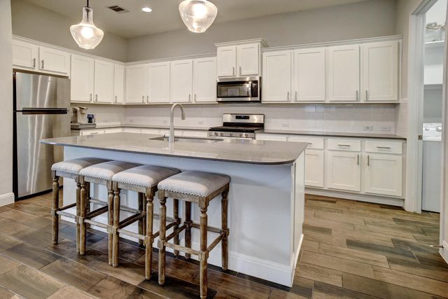 114 Millsaps CT, Bastrop, TX 78602