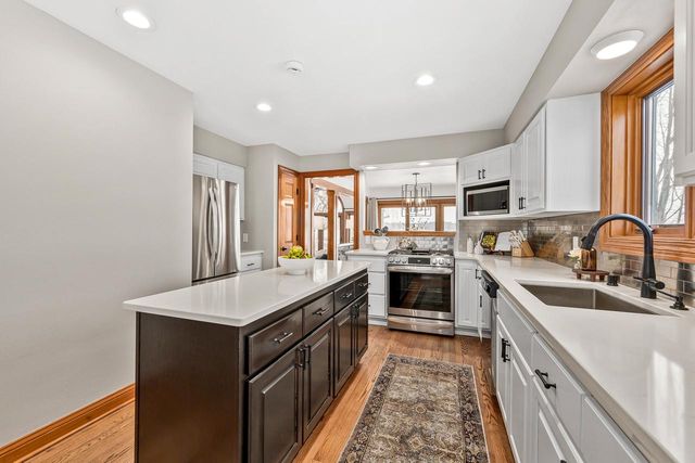 W177S7495 Harbor CIRCLE, Muskego, WI 53150