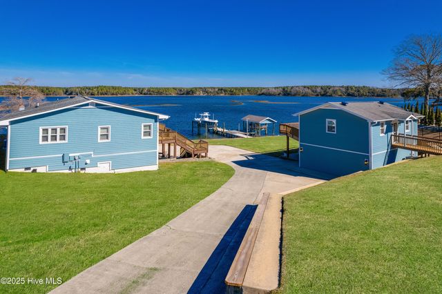 225 Great Neck Hill, Hubert, NC 28539